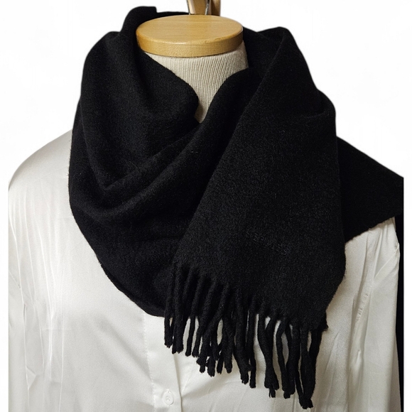 Hermès Muffler Scottish Cashmere Scarf In Black - Picture 3 of 9